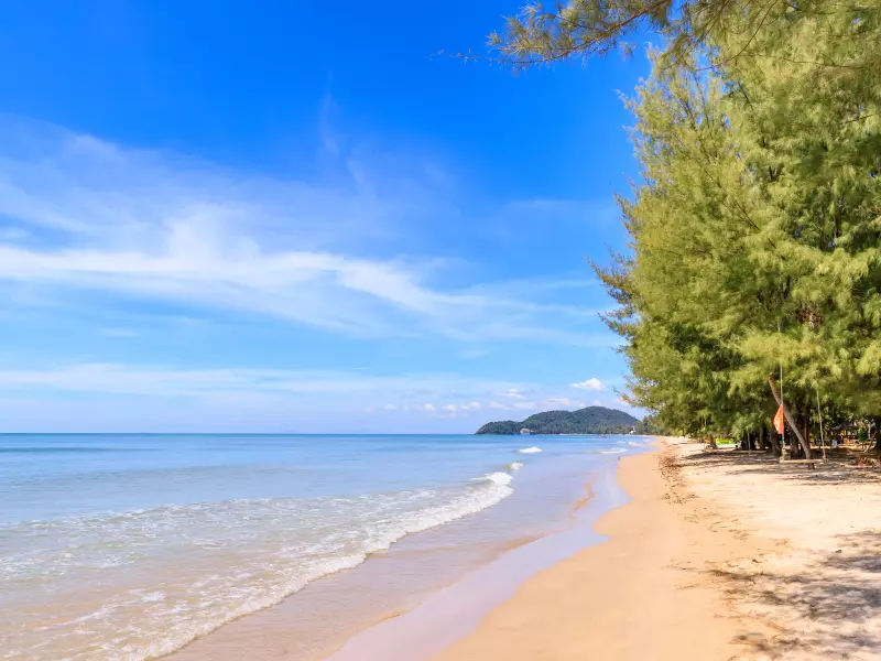 แจกแพลนเที่ยว หาดเจ้าหลาว (จังหวัดจันทบุรี) 2567 กิน เที่ยวเพลินๆ ใกล้กรุงเทพฯ