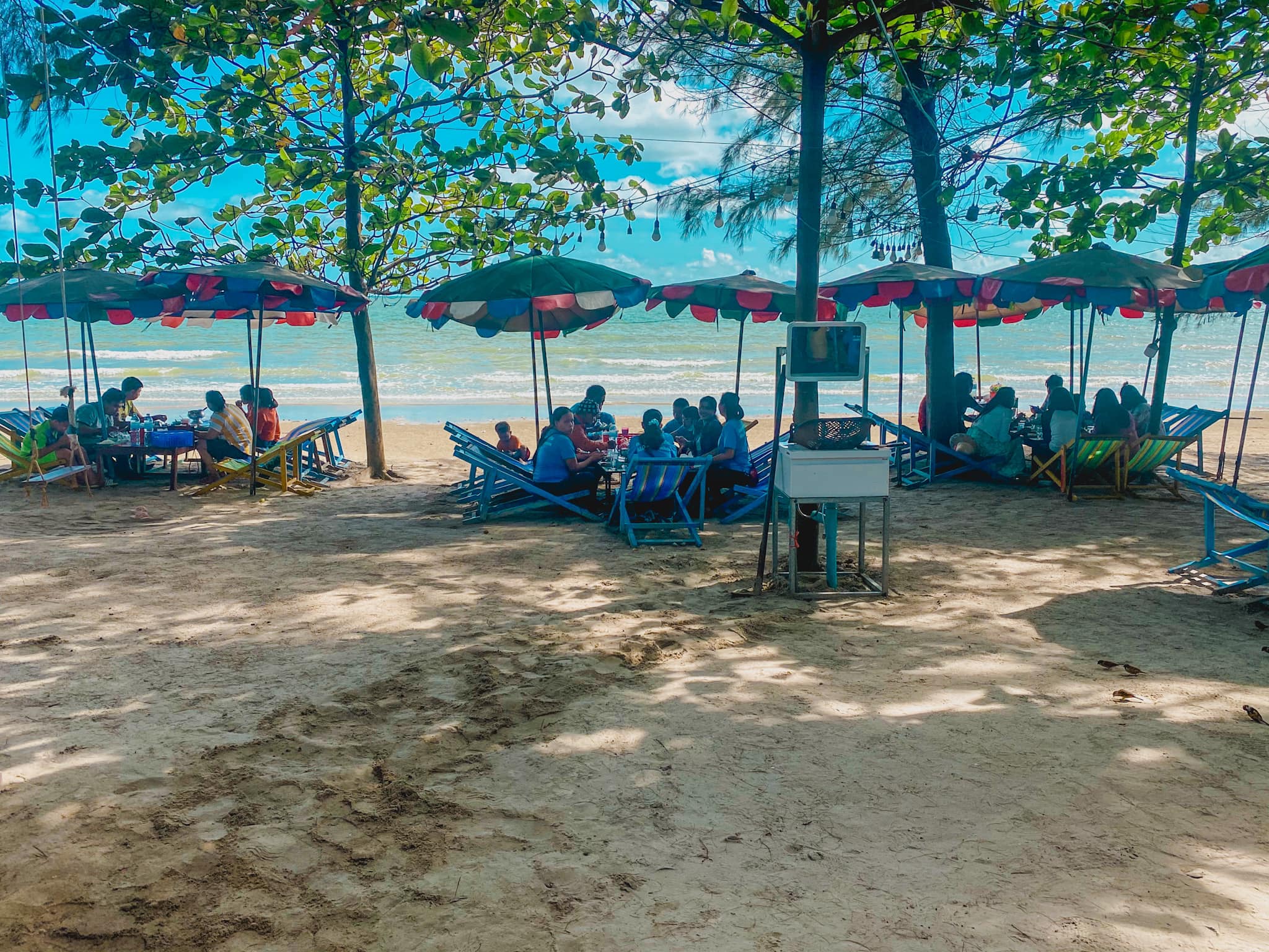 รีวิวสถานที่เที่ย หาดสวนสน (จังหวัดระยอง) 2567 ท่องเที่ยวสุดชิล ไปกลับวันเดียวได้